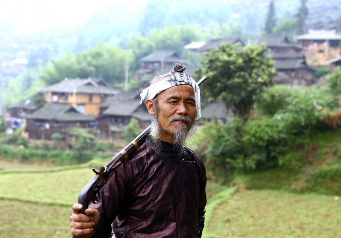 中國(guó)最后一個(gè)槍手部落--岜沙苗寨