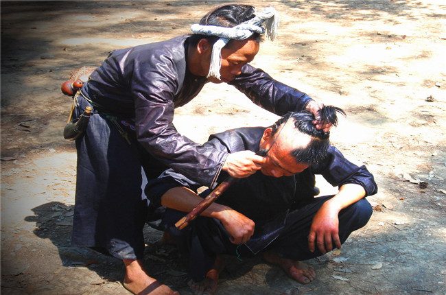 中國(guó)最后一個(gè)槍手部落--岜沙苗寨