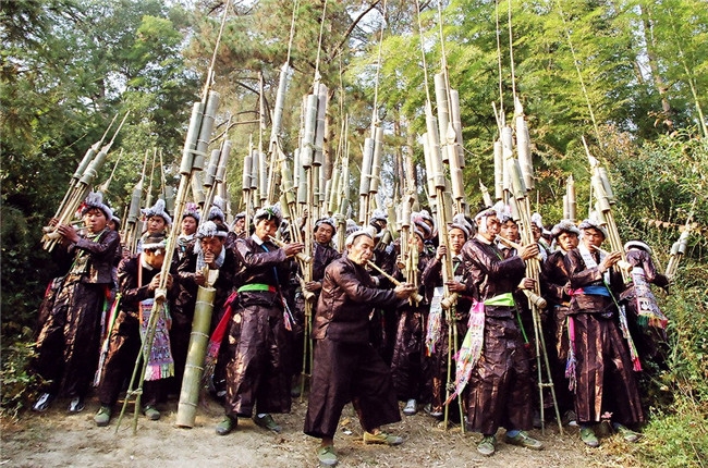 中國(guó)最后一個(gè)槍手部落--岜沙苗寨